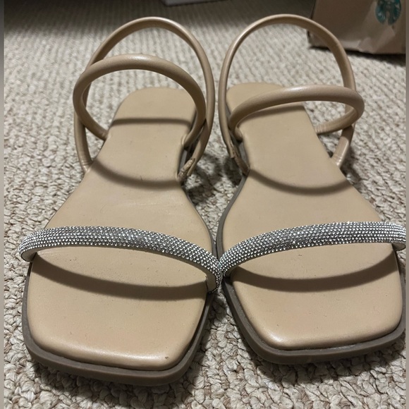 ⭐️ Milan Embellished Sandal Flats ✨ - Picture 1 of 12